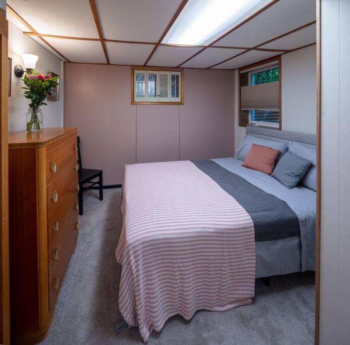Вилла Seaview Hideaway Heated Floors, Free Parking Сиэтл Экстерьер фото